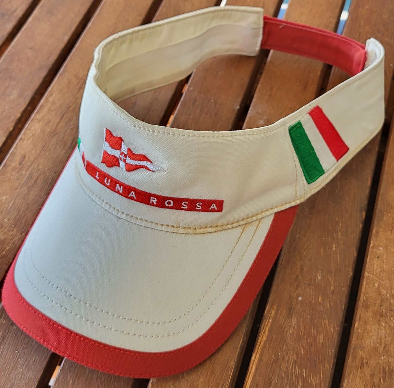 Prada Copricapi, berretti & cappellini: Prada Luna Rossa Cap/Vizor – Usato da Unterseen venduto da rej_lnk9