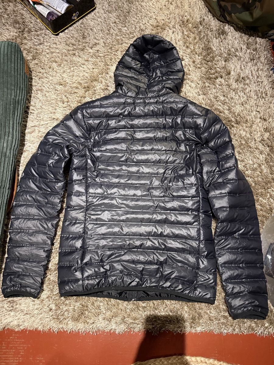 Adidas Giacche: Adidas Daunenjacke | Grösse S, grau – Nuovo (secondo la descrizione) da Küsnacht ZH venduto da Wozdav 2