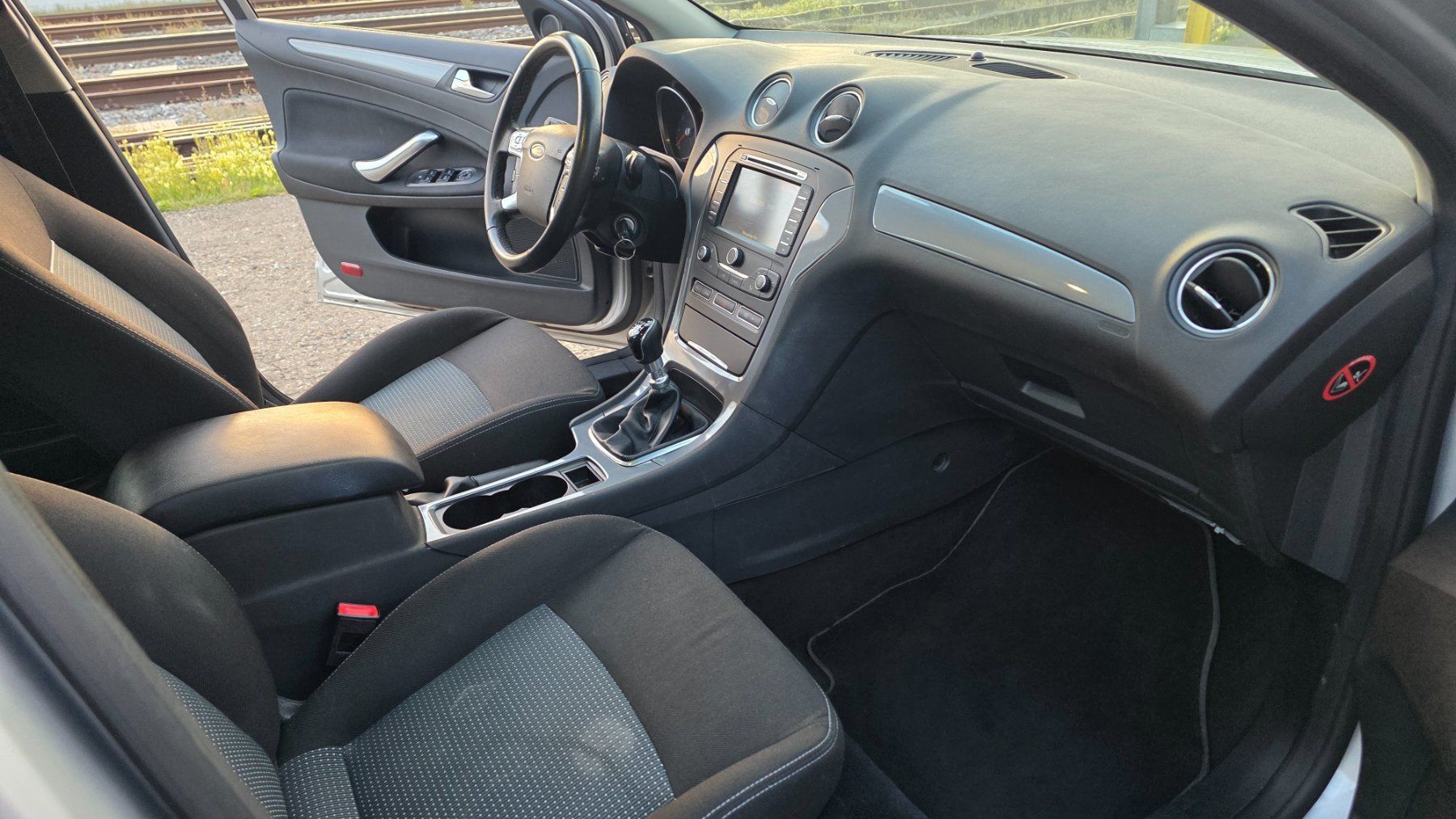 Ford Automobili: Ford Mondeo 1.6 SCTi – Usato da Arbon venduto da Tropxe. 6