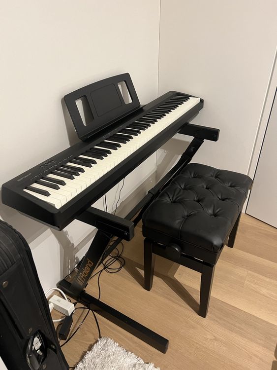 Roland FP-10 Keyboard with Stand and Chair | Kaufen auf Ricardo