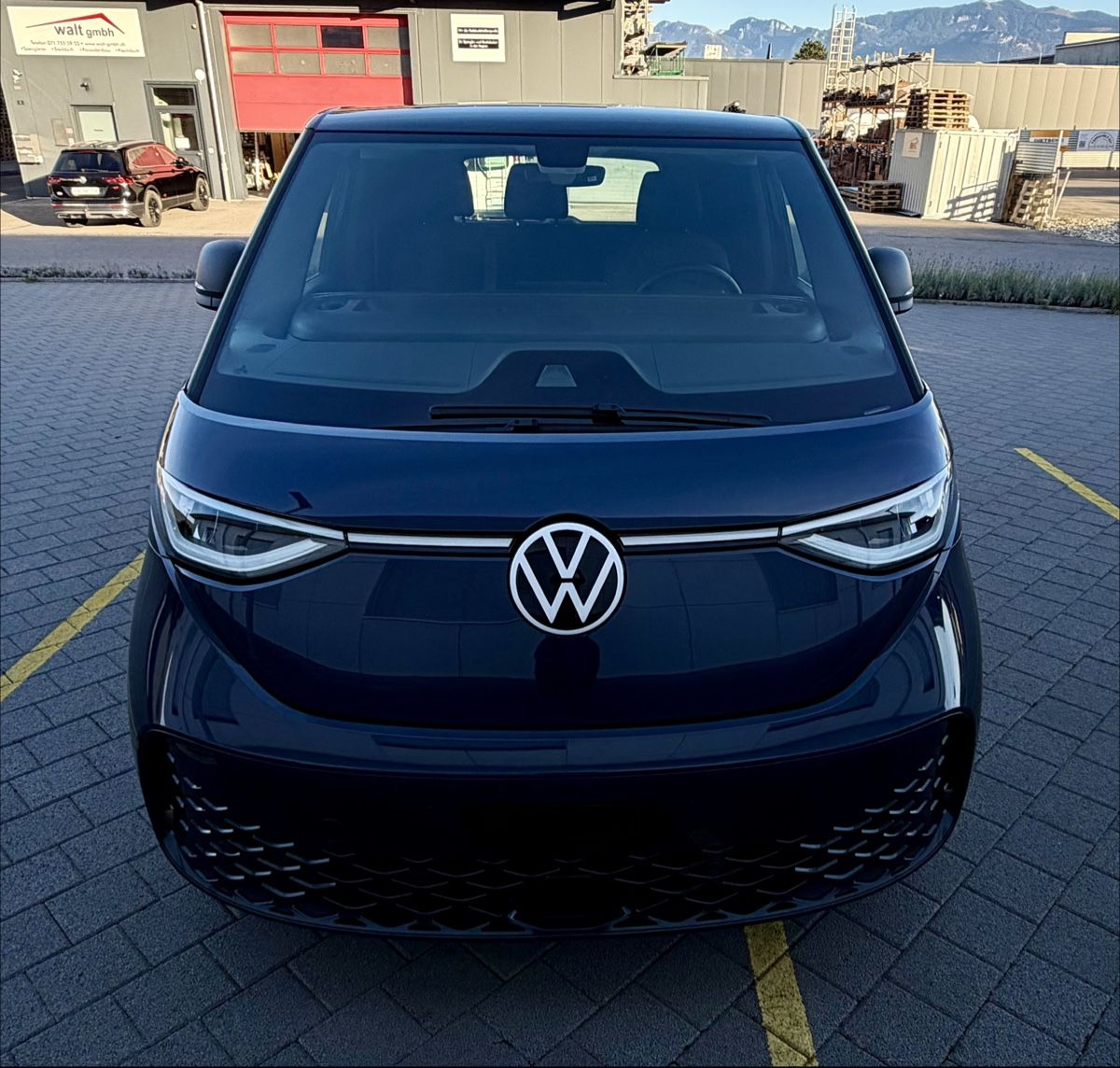 VW Véhicules utilitaires: ID Buzz Cargo – D'occasion à Lüchingen par phlanlab
