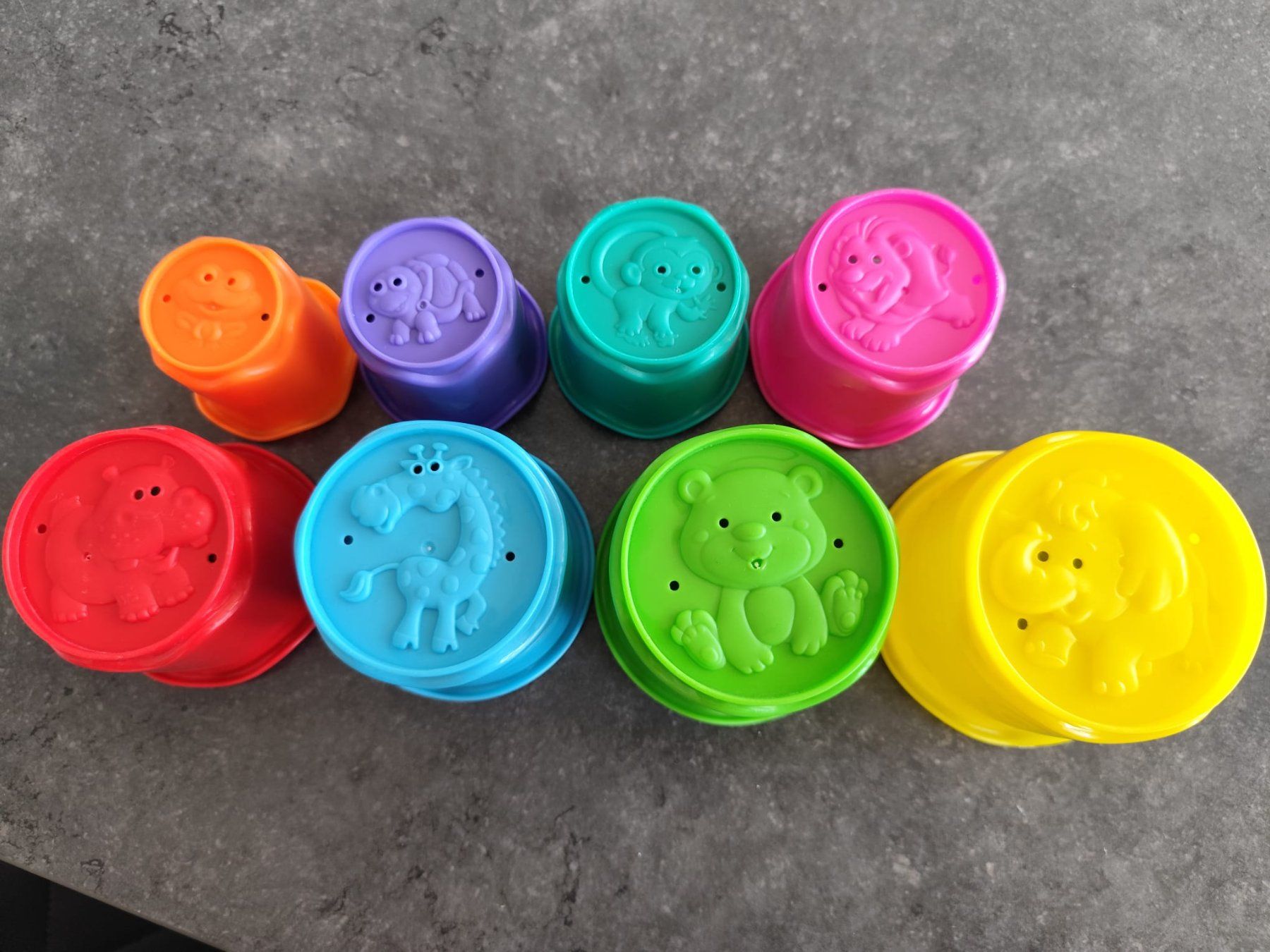 Giocattoli: Tasses empilables multicolores pour enfant – Usato da Prilly venduto da Ledanaki 2