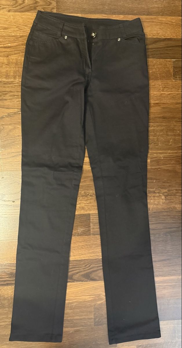 Pantaloni: Black Trousers – Usato da Zürich venduto da Yuece
