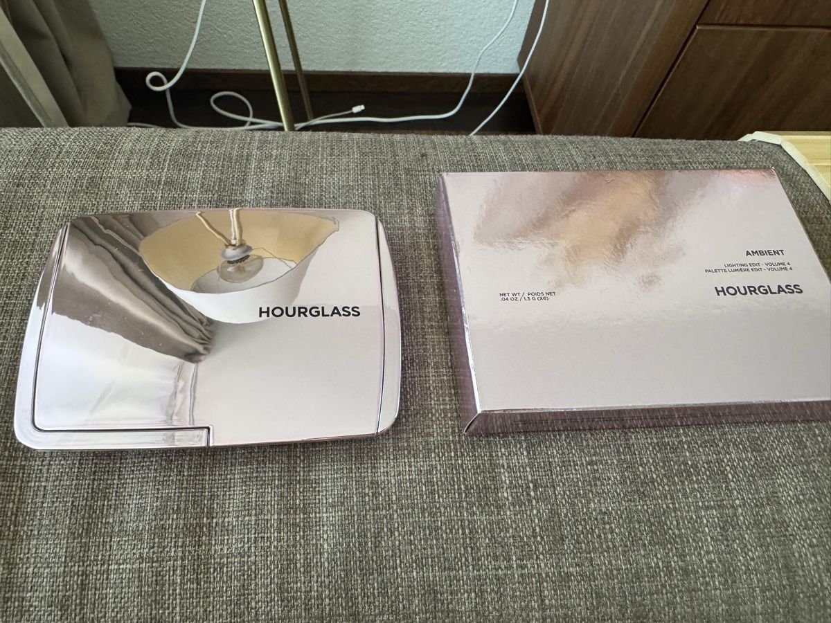 Hourglass Make-up: Hourglass – Gebraucht aus Frauenfeld von FENOMENO01 2