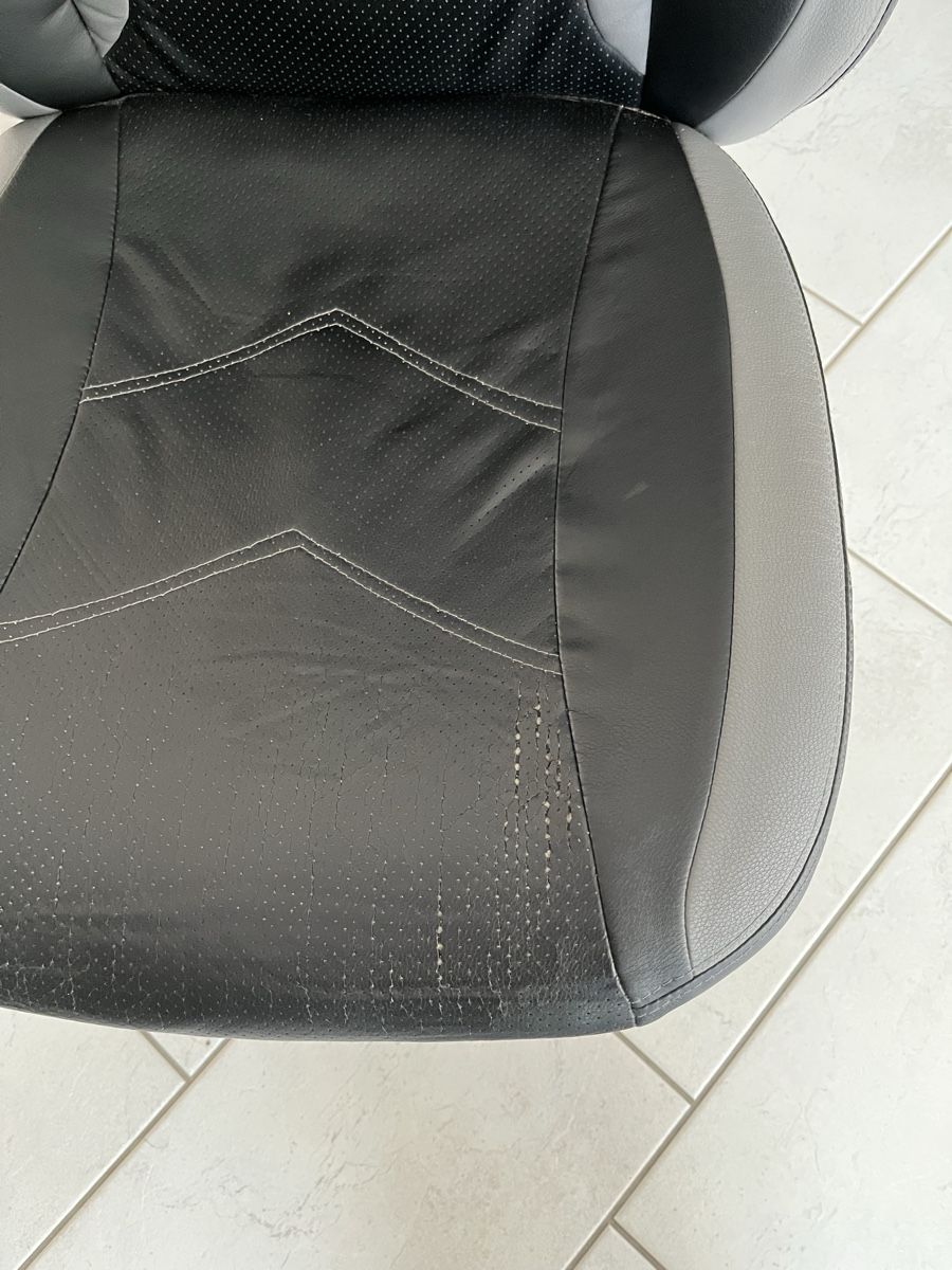 Chaises: Gaming Stuhl schwarz grau – D'occasion à Niederwil AG par Xirt65 2