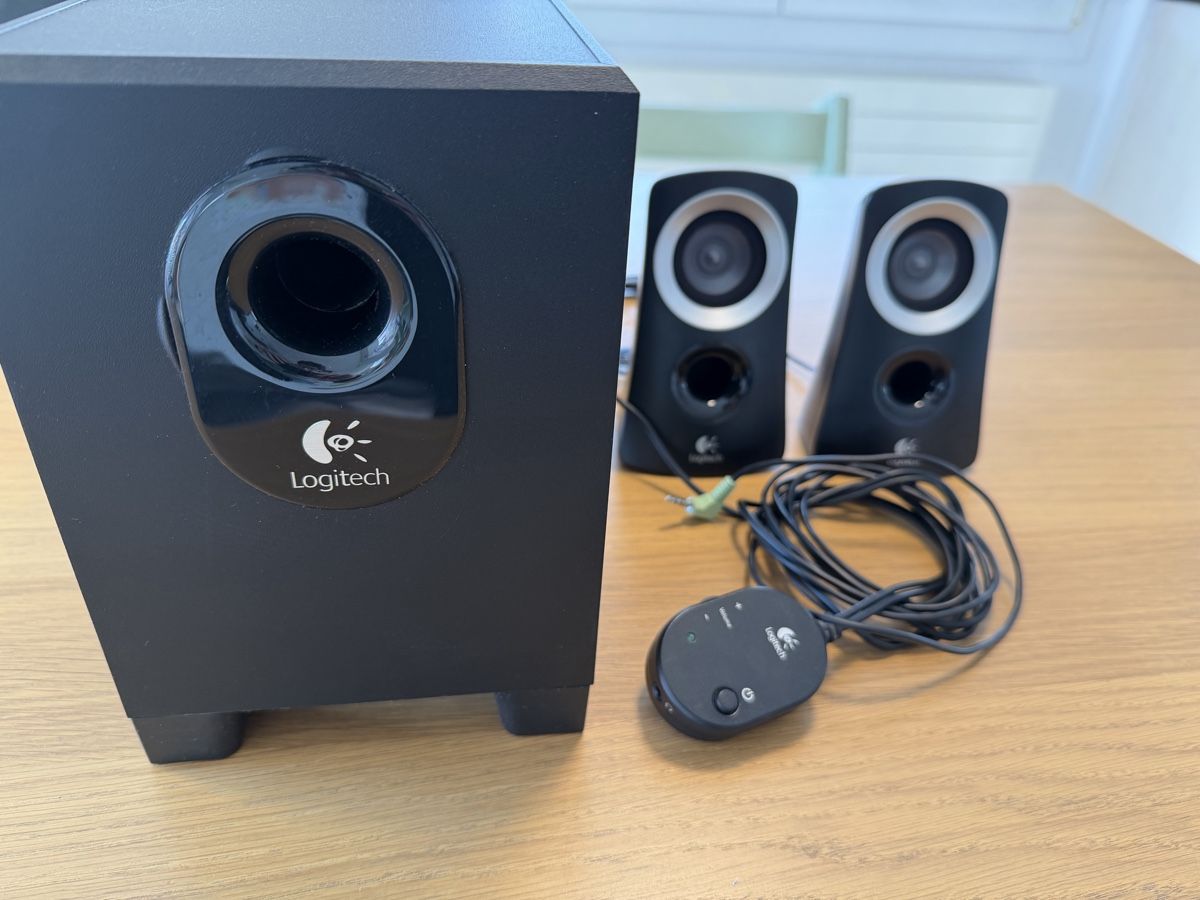 Logitech Casse acustiche: Logitech Z313 Speaker System 2.1 Lautsprecher – Usato da Ennetbürgen venduto da Ruvm3io 2