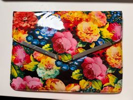 Wunderschöne Clutch mit Blumenmuster, neu! Damen Handtasche