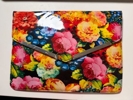 Wunderschöne Clutch mit Blumenmuster, neu! Damen Handtasche