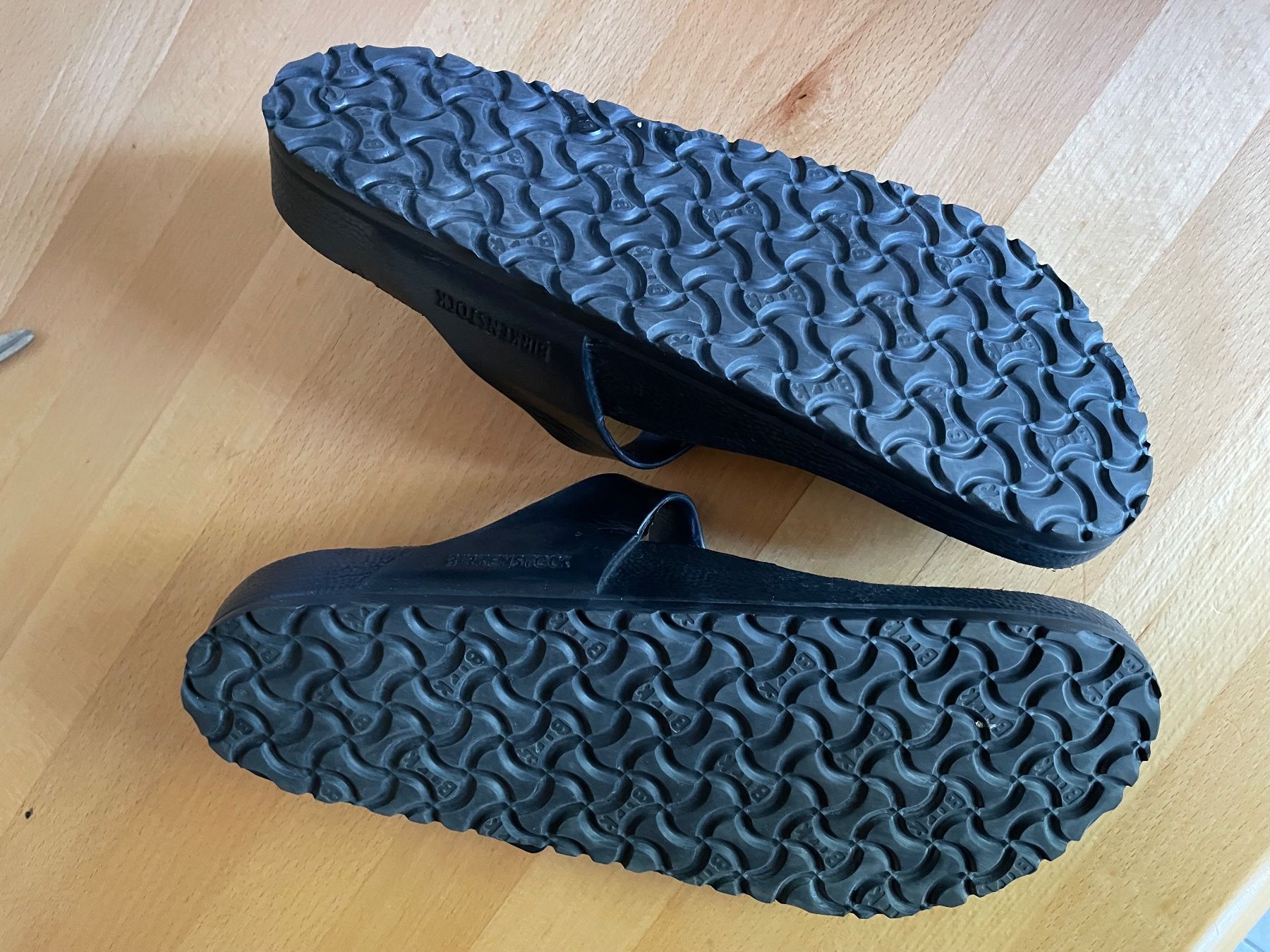 Birkenstock Herrenschuhe: Birkenstock-Bade-Flip-Flops, Gr. 46, schwarz – Gebraucht aus Cham von 2eye 2