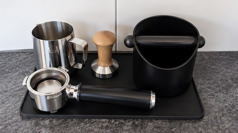 De'Longhi Macchine per caffè & Macchine per espresso: DeLonghi Dedica Kaffeemaschine – Usato da Rotkreuz venduto da NicLep 1
