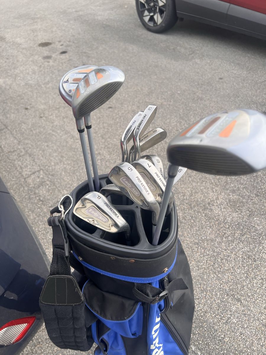 Mazze & Set: Ensemble de clubs de golf Lady Ace – Usato da Nyon venduto da NightmareTheBard 1