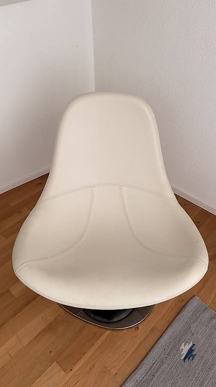 Poltrone: Eleganter Leder-Drehsessel  Weiss – Usato da Hochdorf venduto da Lilporto 1