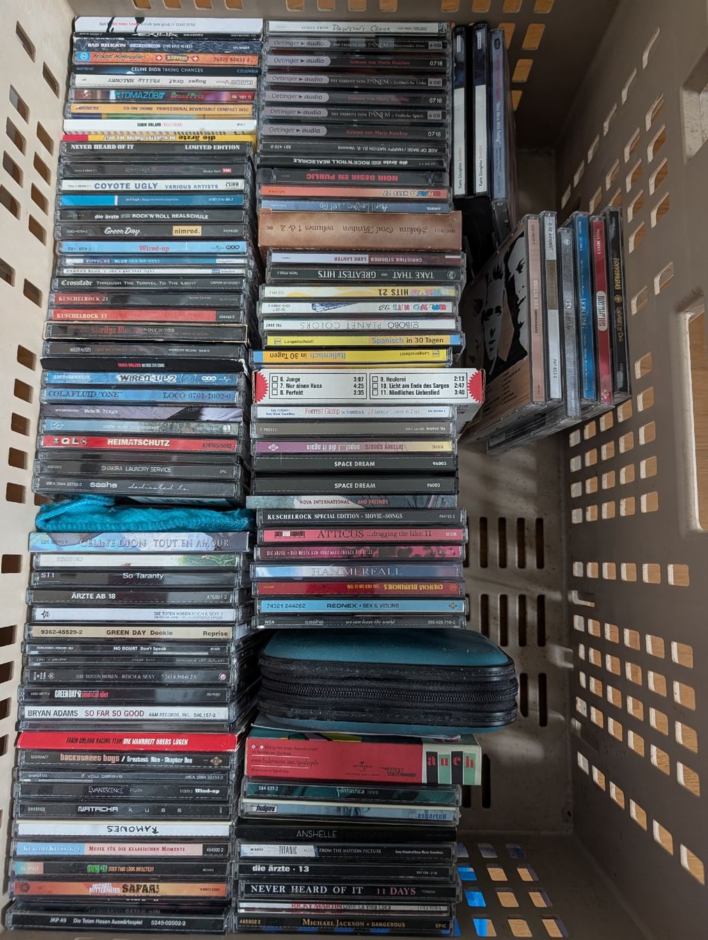 CD: ca. 100 CDs alles Art – Usato da Affoltern am Albis venduto da lassmiranda007