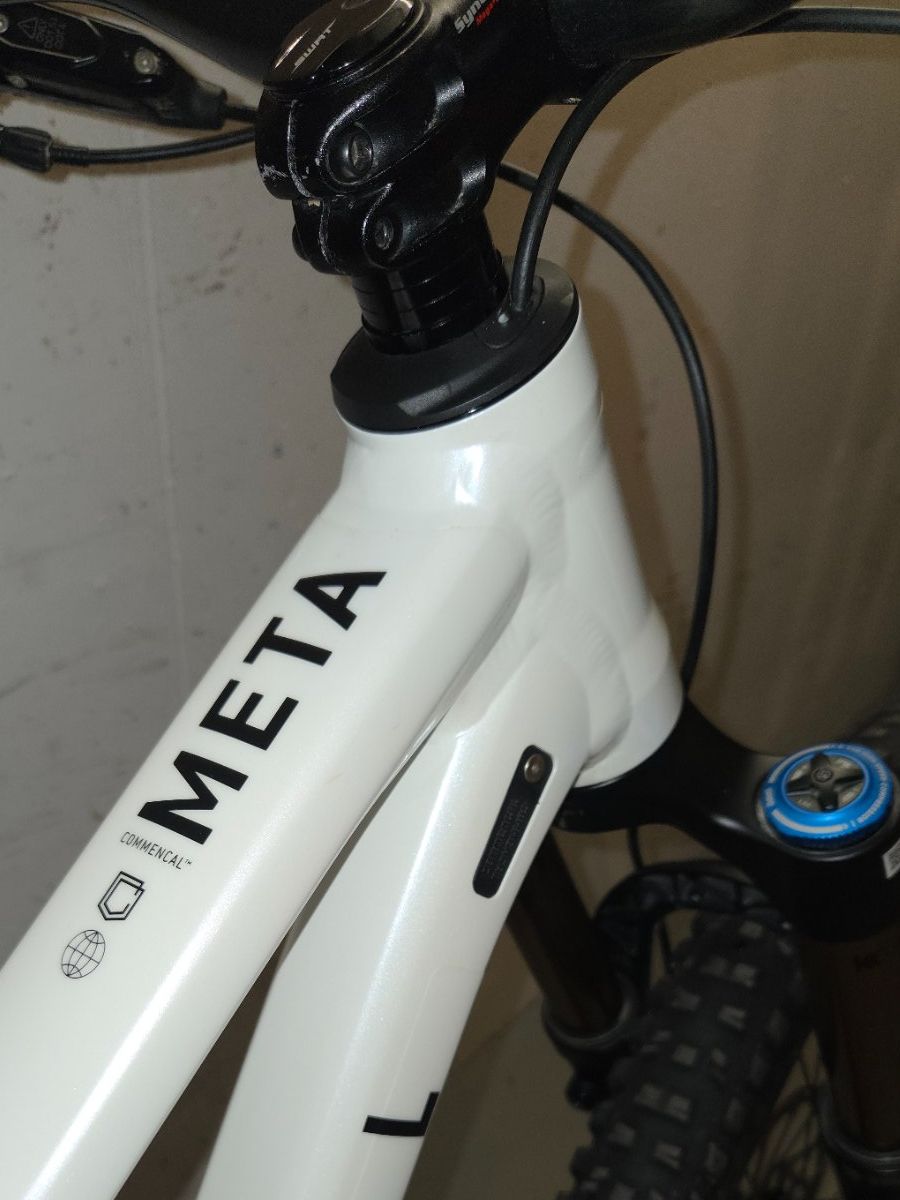 Commencal Vélos: À partir de 1!!! Commencal meta V5 Size L, VTT – D'occasion à Bulle par iwa_snz5 7