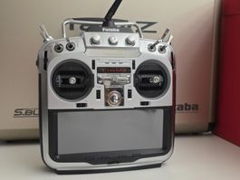 Futaba T18MZ 2.4 GHz FASSTest Mode 2 im Alukoffer