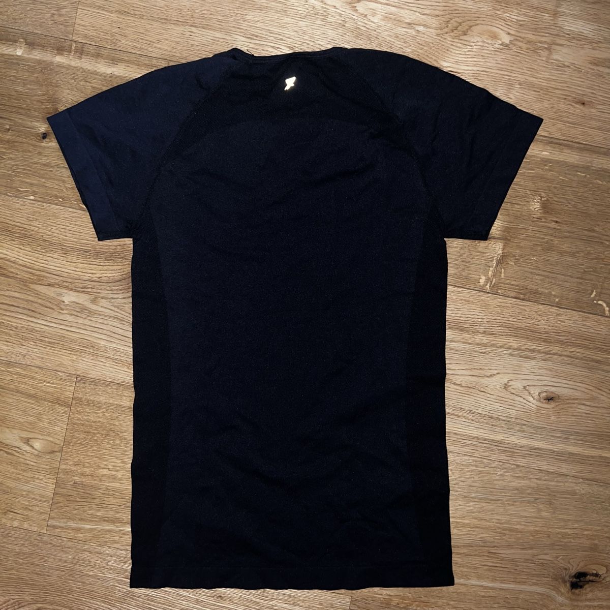 T-shirt: Sport Shirt – Nuovo (secondo la descrizione) da Chur venduto da noe_mh8b 2