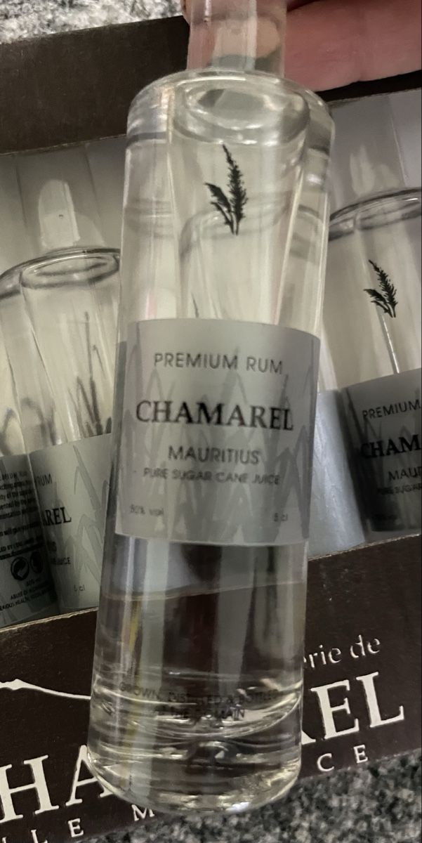 Bevande alcoliche: Chamarel Rum Mauritius, Mini Fläschli, 5cl, Geschenkpackung – Nuovo e nell'imballaggio originale da Au ZH venduto da Jaggy4 1