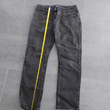 Jeans dunkles Grau Grösse 48/33/33 gebrauchter Zustand