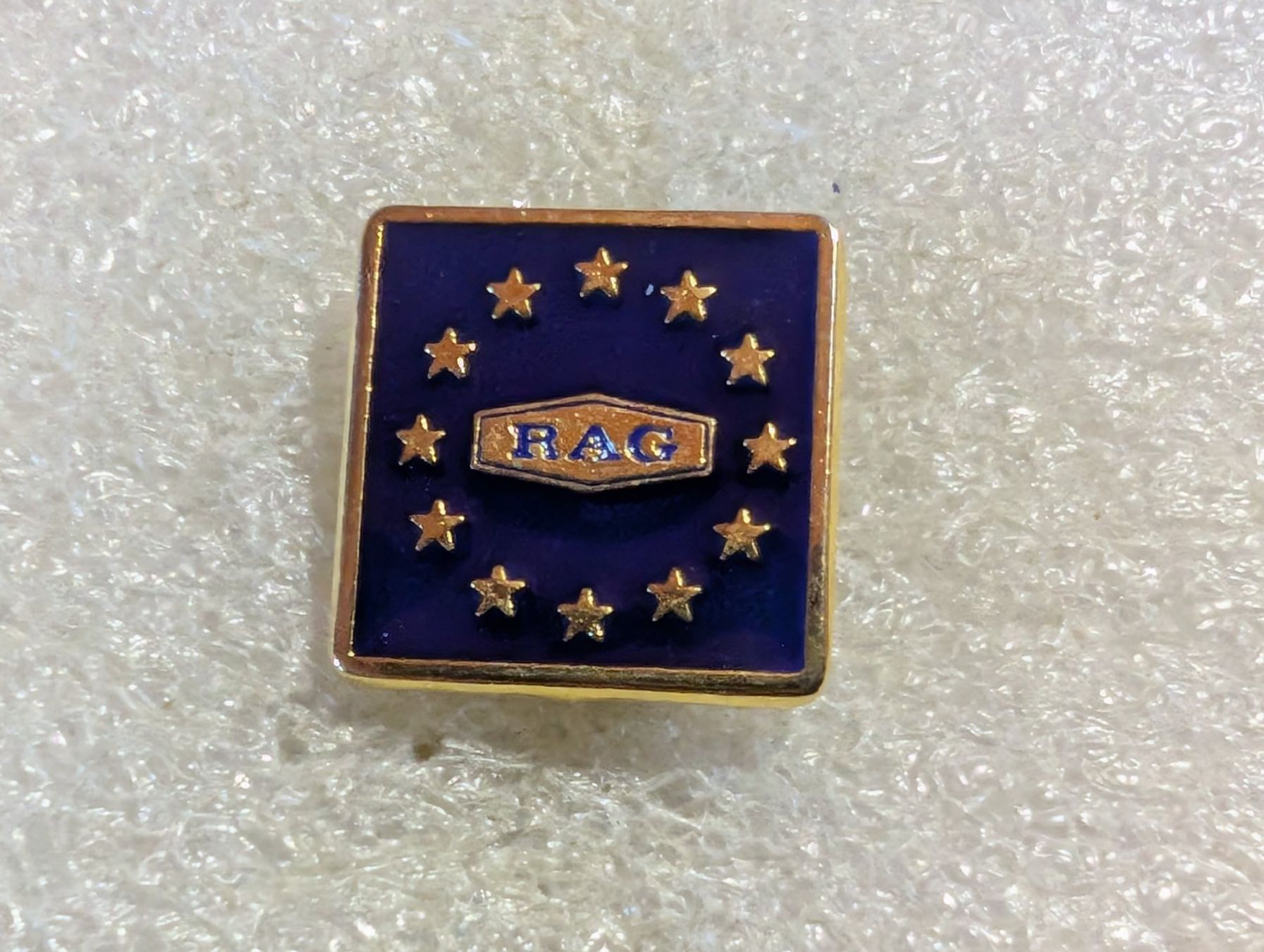 Placchette & Badge: Ansteckpin 125: Rag – Usato da Oppligen venduto da Pin-Fall-Shop