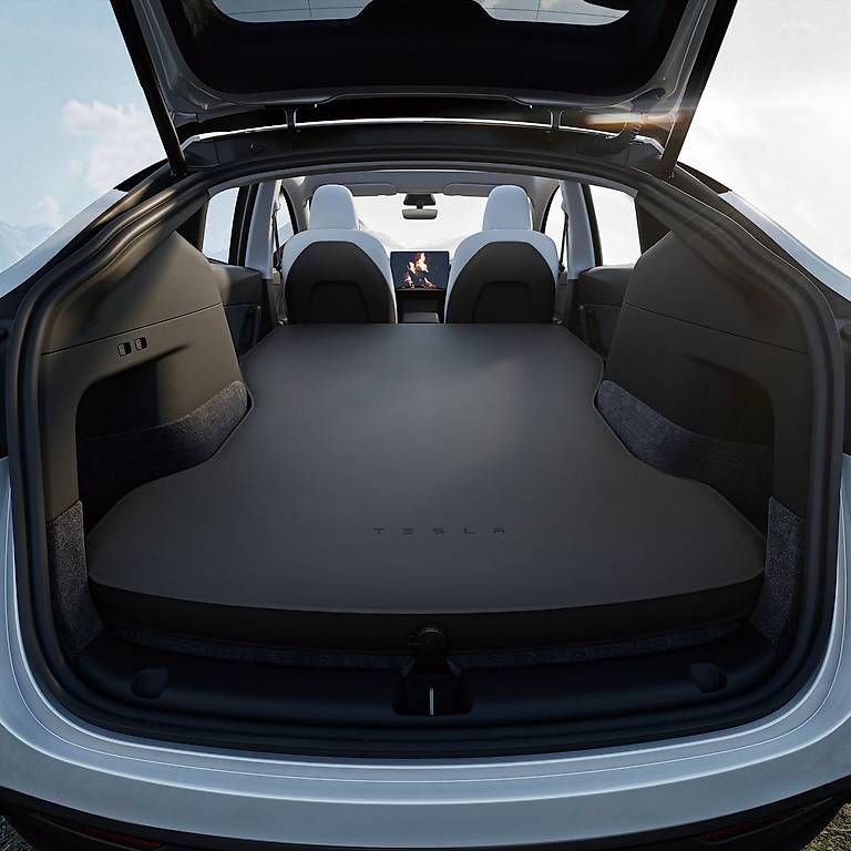 Tesla Materassi: Tesla Model Y Luftmatratze Juniper - Neu mit Rechnung – Usato da Schlieren venduto da cne_9fbj