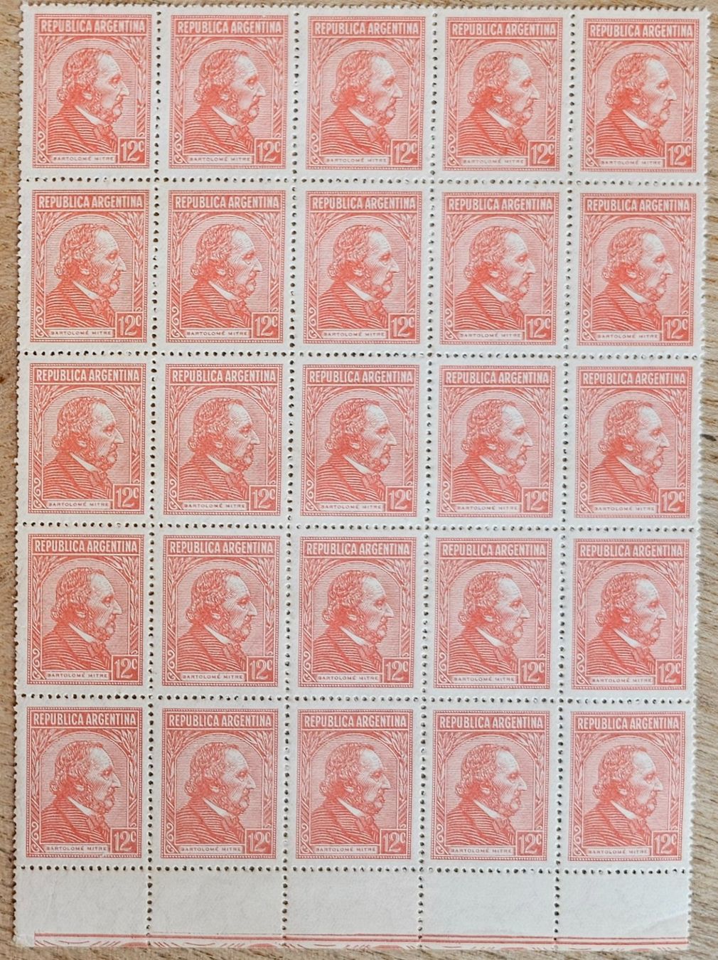 Tutti i francobolli: Argentina - 25 Marken Bogen ** Bartolomé Mitre 1935 – Nuovo (secondo la descrizione) da Les Valettes venduto da Nuba1