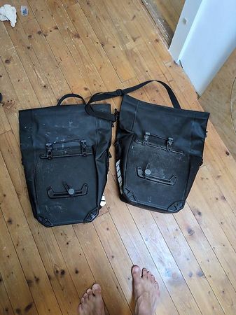 Zwei Thule vélo taschen