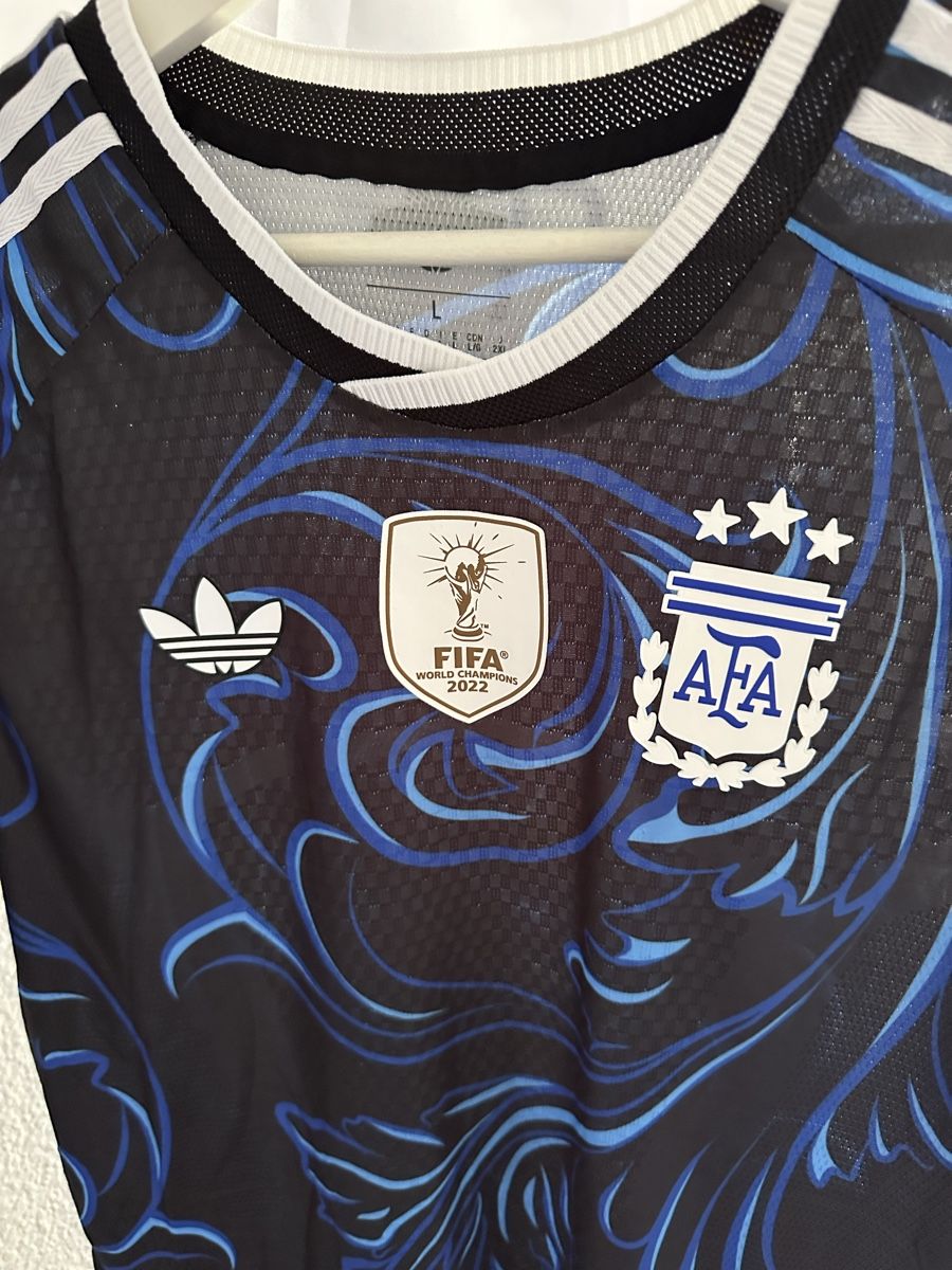 Adidas Canottiere & Pantaloni: Argentinien Away Trikot Spielerversion Grösse L – Nuovo (secondo la descrizione) da Kehrsatz venduto da shabirrezai27 1