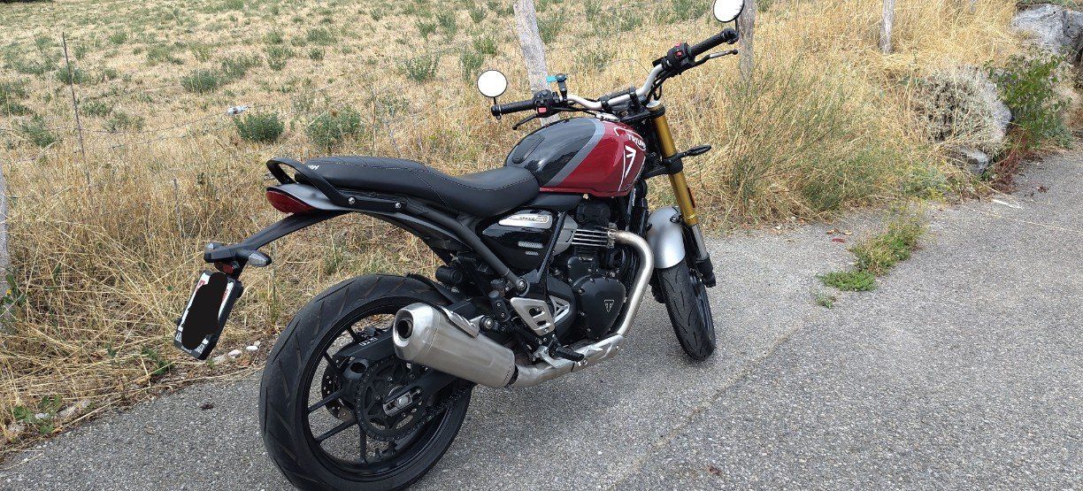 Triumph Strada: Triumph Speed 400 ABS - excellent état – Usato da Dombresson venduto da chris.net 2