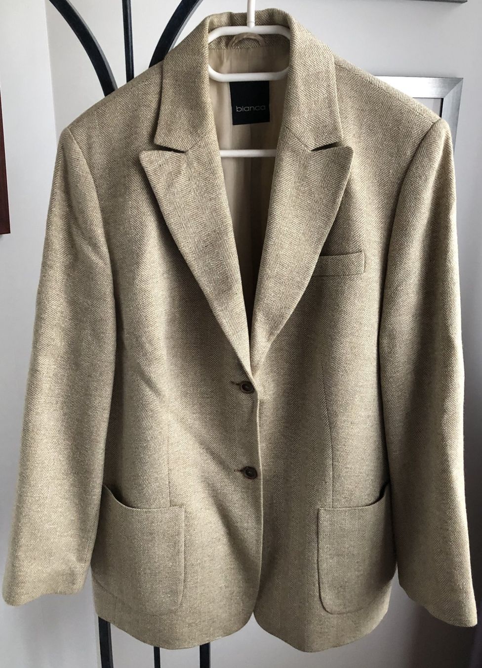 Jacken: Beige Jacke blazer beige taille 46 – Gebraucht aus Athenaz (Avusy) von Kurtzuegg