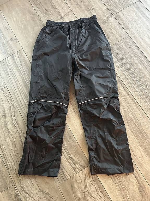 Hosen: Regenhose  – Neu und originalverpackt aus Matzingen von Bluemountain699