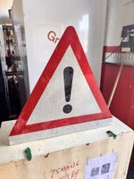 Warnsignal Achtung Warnung Dreieck gebraucht