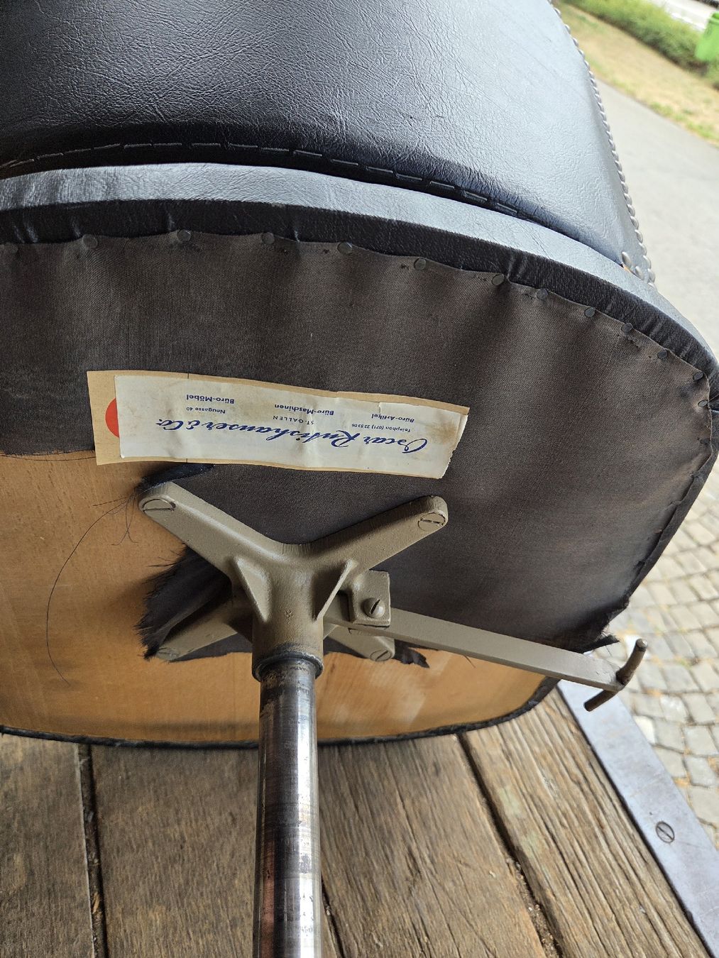 Stühle: Designer Bürostuhl – Gebraucht aus Herisau von Strahlkraft 3