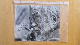John Huston, Original Autogramm auf Foto in s/w