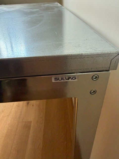 Tische: Robuster Metalltisch - Tischbeine Metall – Gebraucht aus Zürich von Kre_9gxb 3