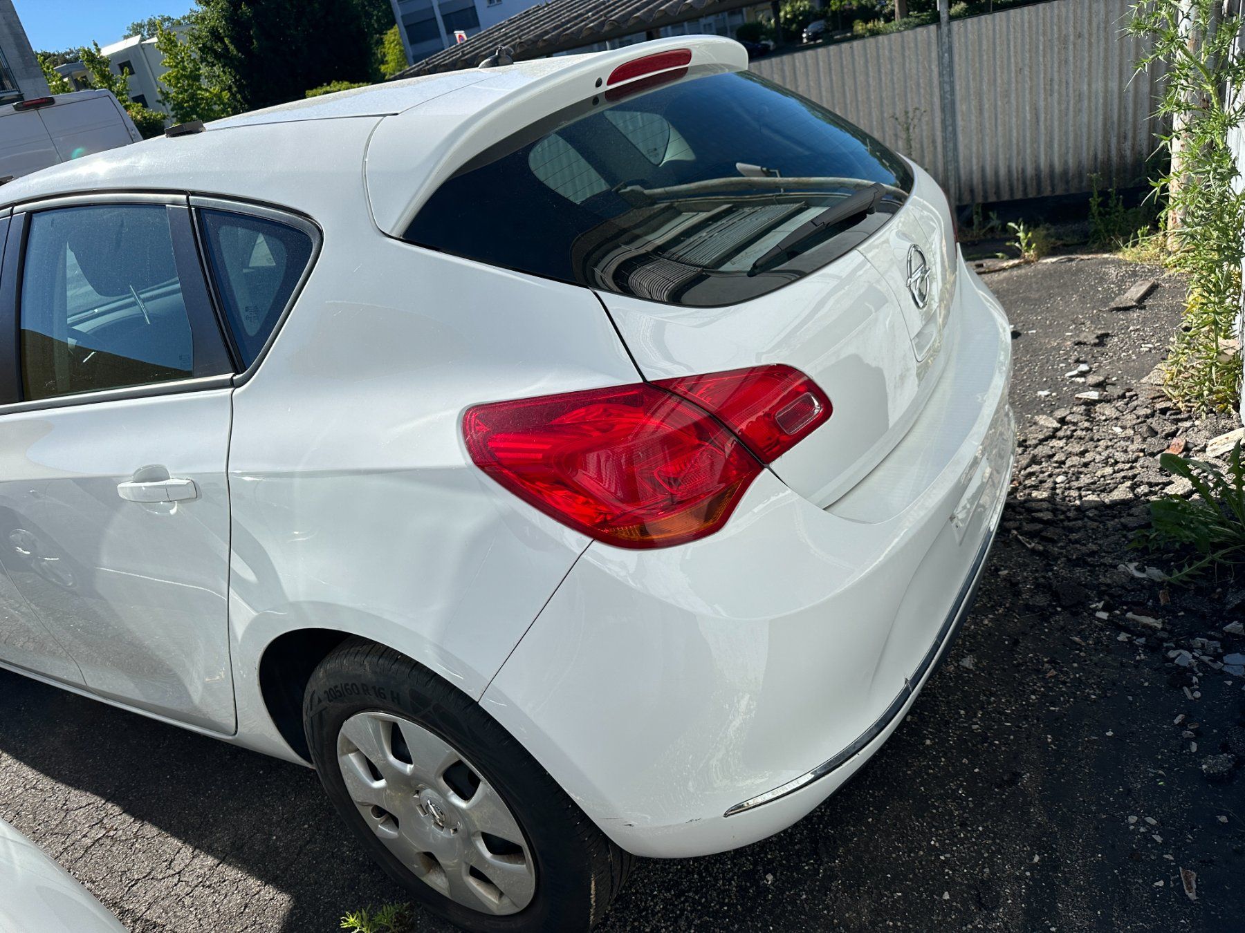 Opel Automobili: Opel Astra J 1.6 Fun Automatik – Usato da Neuenegg venduto da Potentino 5