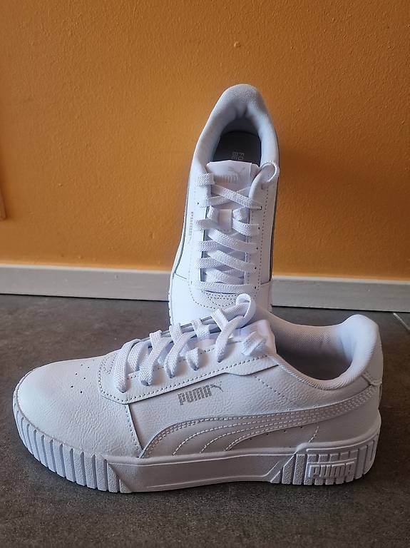 Scarpe da donna: Sneakers Carina  2.0  – Usato da Bellinzona venduto da shk_zsw2