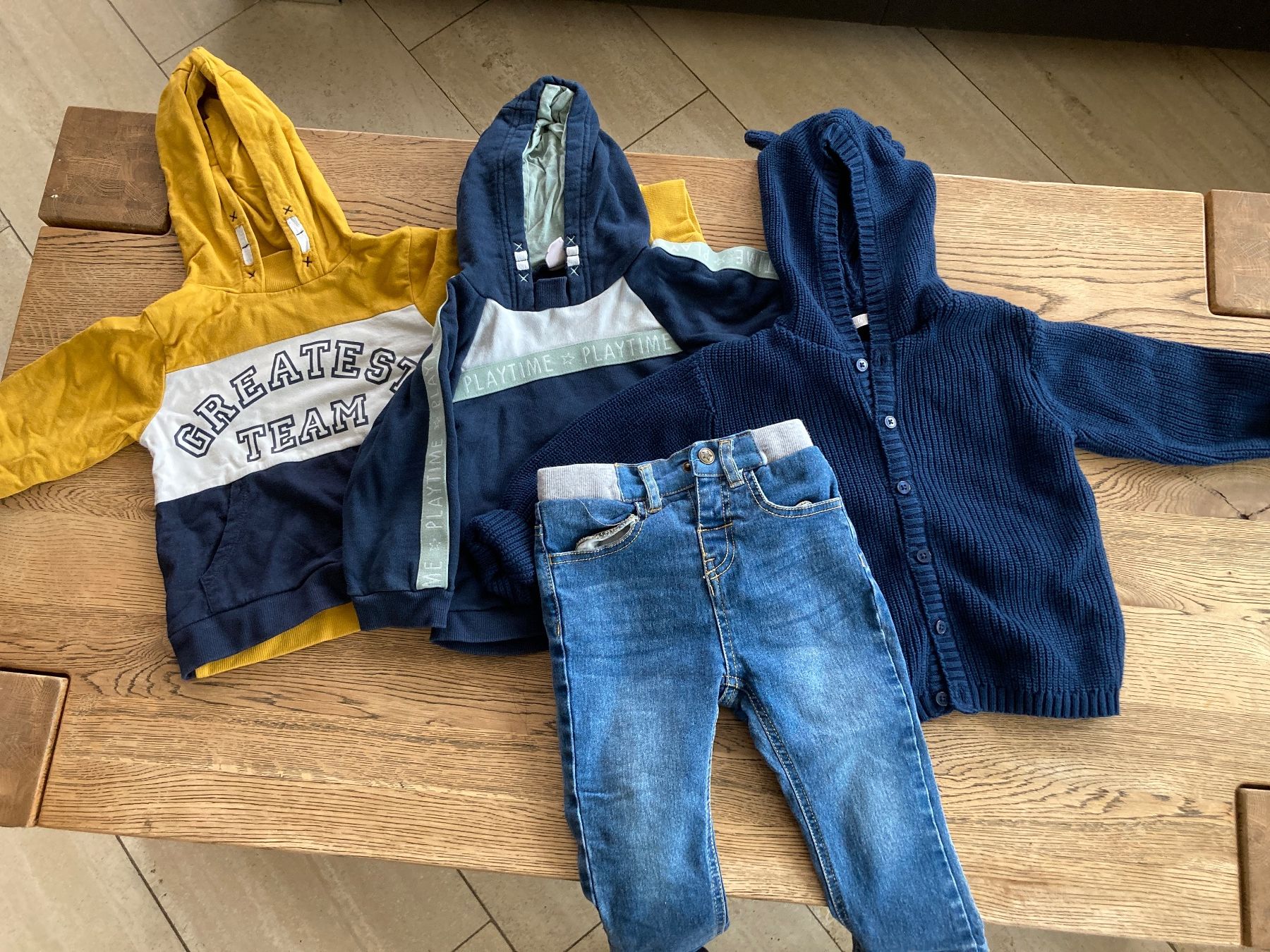 Lotti & Set di vestiti: Kleiderset Migros – Usato da Ebnat-Kappel venduto da Polo011