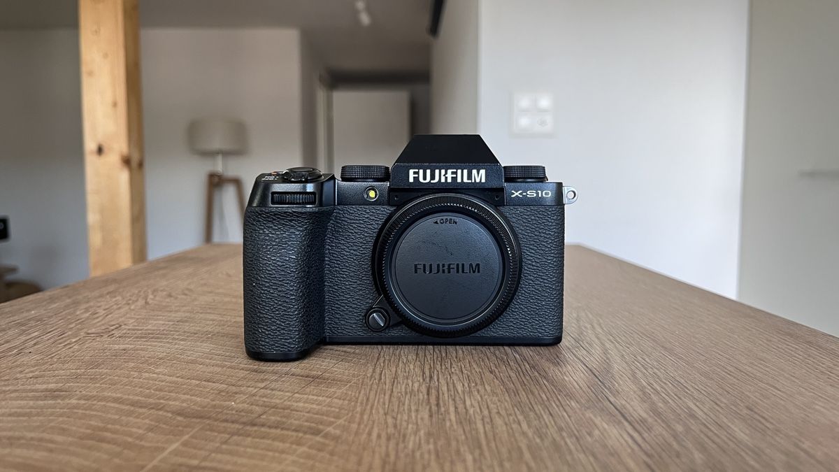 Fuji Kamera: Fujifilm X-S10 Body – Gebraucht aus Olten von fshnbl