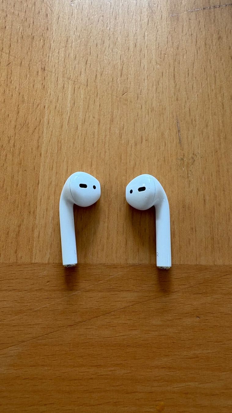 Apple Cuffie: AirPod 1ère génération – Usato da Villarimboud venduto da emi_5mrx 3