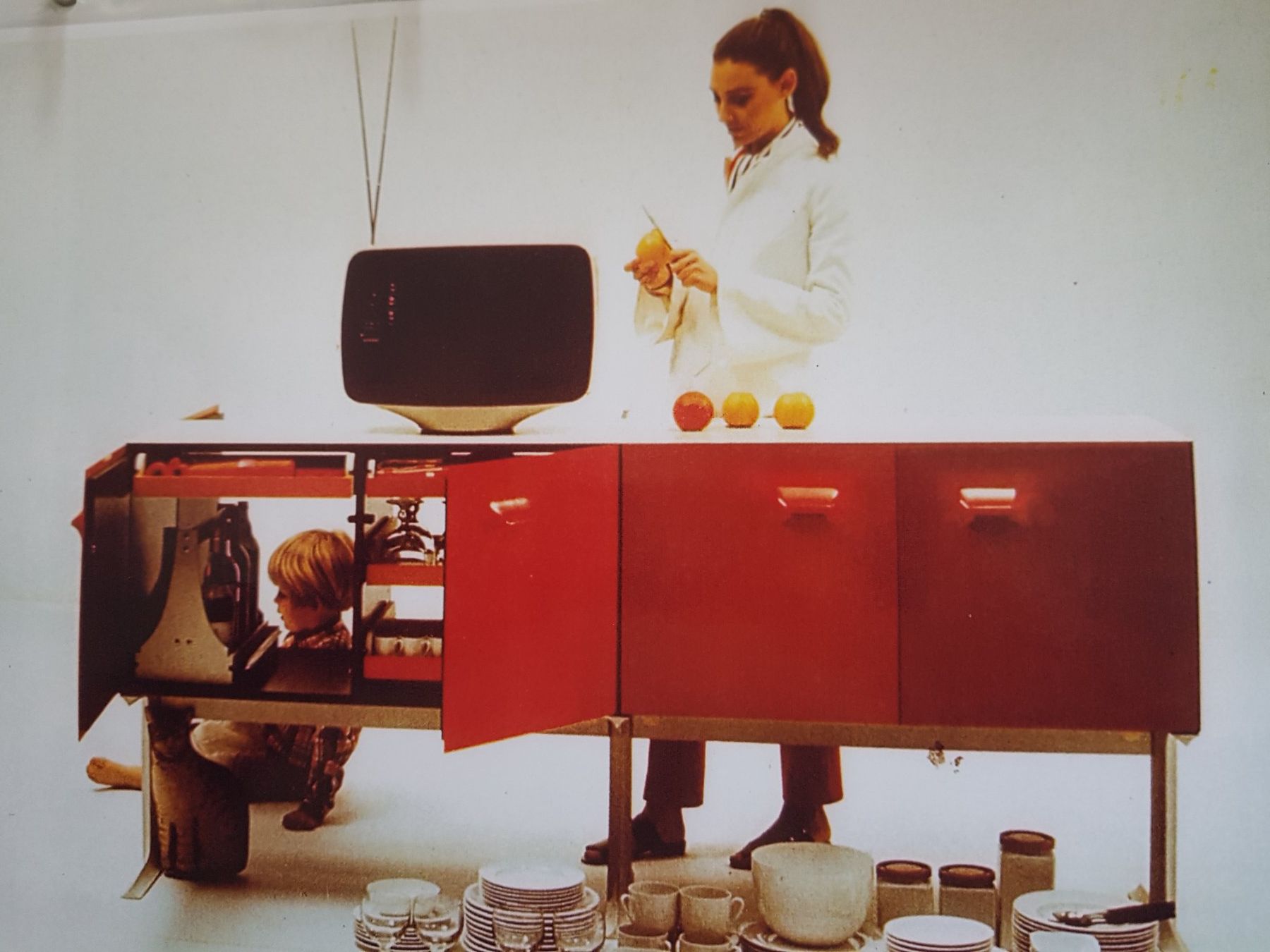 Credenze: DF 2000 SIDEBOARD RAYMOND LOEWY – Usato da Küsnacht ZH venduto da walterzingo