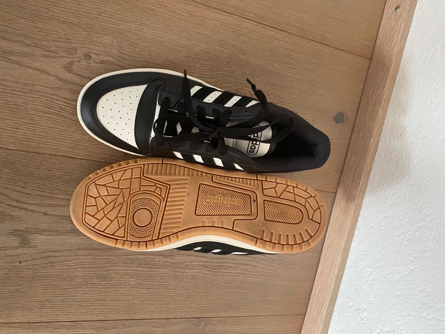 Adidas Scarpe da uomo: Adidas Sneaker neu 37 1/3 – Nuovo (secondo la descrizione) da Oberembrach venduto da Resali15 1
