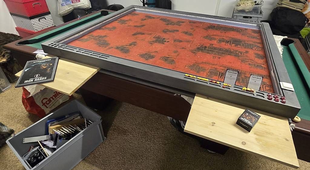 Scrivanie: Table Top Gaming Tisch – Usato da Hilfikon venduto da Dragonfly1 1