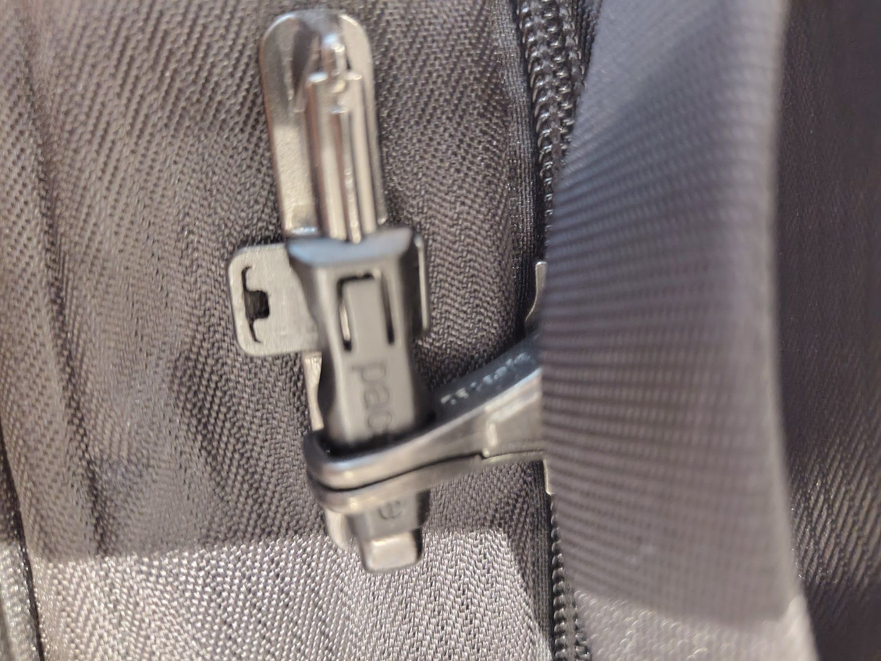Pacsafe Zaini: Fotorucksack – Usato da Zürich venduto da hem570 3