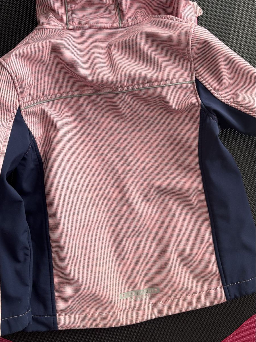 C&A Giacche & Cappotti: Softshell Jacke Grösse 122, C&A – Usato da Herzogenbuchsee venduto da MoLa85 1