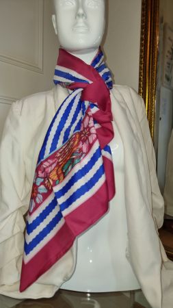 Schicker tuch, Bordeaux/Blau gestreift, Blumenmuster