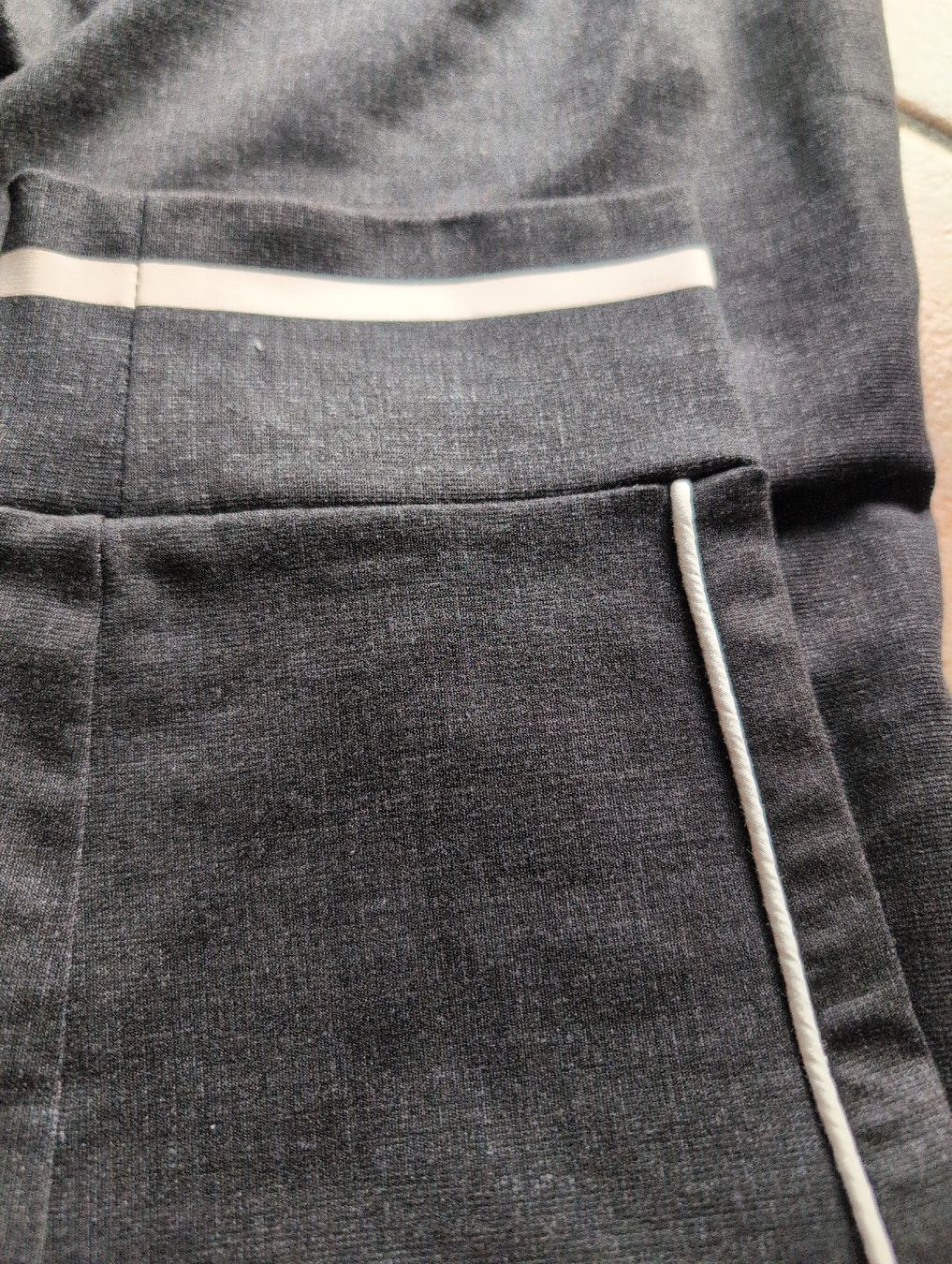 Hosen: Hose dunkelgrau Gr. 34 – Gebraucht aus Unterlunkhofen von SophieS. 4