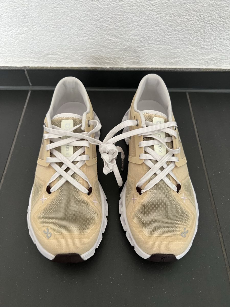 On Scarpe da donna: On Cloud Schuhe Gr: 37 – Nuovo e nell'imballaggio originale da Holziken venduto da 181281