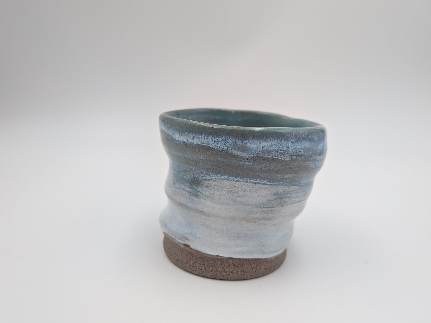 Tassen: Keramik Coffecup "der Schräge". Handmade – Neu (gemäss Beschreibung) aus Ettiswil von nadjae02