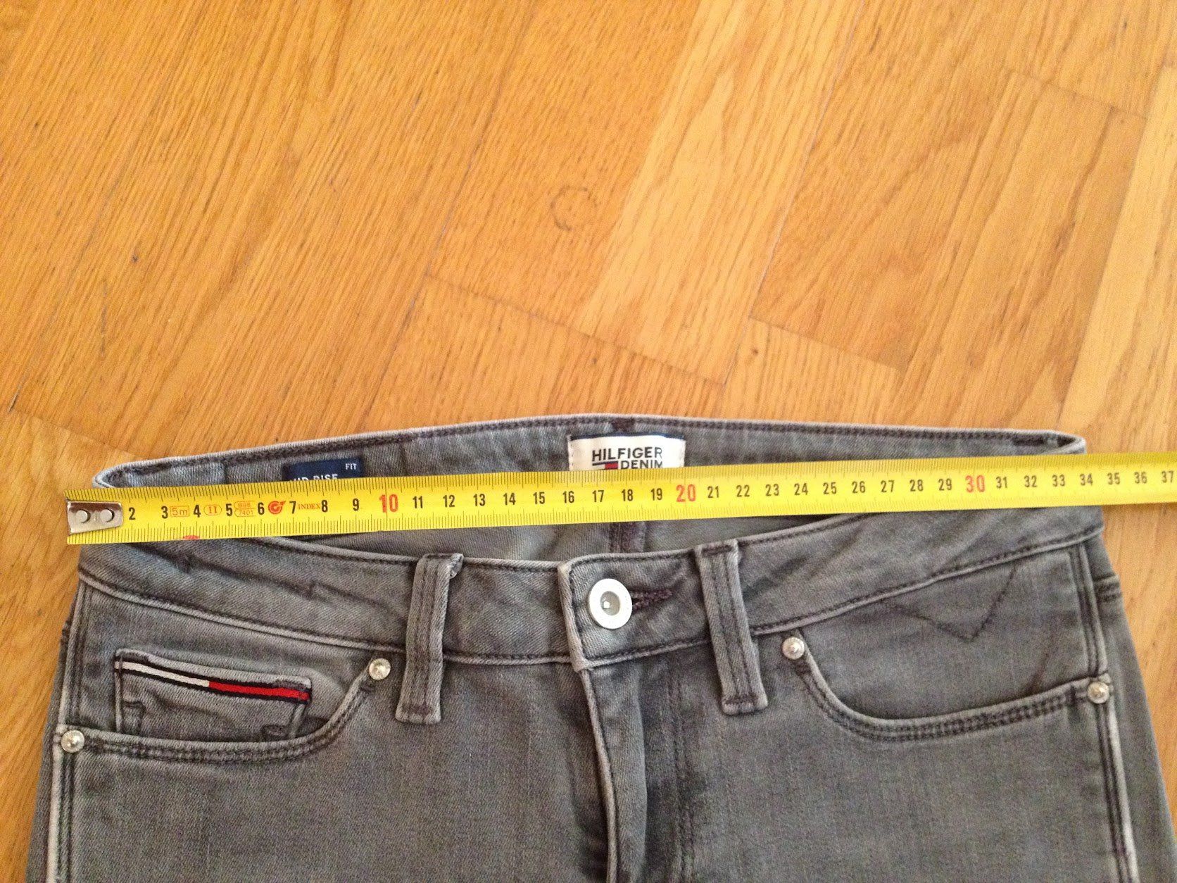 Tommy Hilfiger Jeans: Jeans Hilfiger Denim – Gebraucht aus Dübendorf von Fip05 2