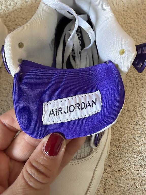 Scarpe da uomo: Air Jordan 4  – Usato da Muri b. Bern venduto da DaliborkaD 1